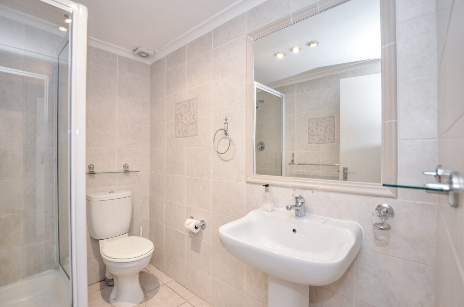 Bathroom Room 2